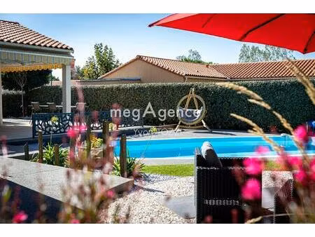 belle maison de plain-pied 3 chambres avec piscine