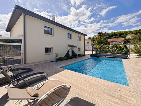 exclusivité superbe maison familiale entièrement rénovée à luzinay