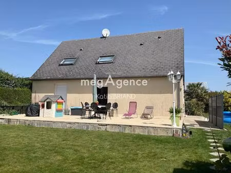 maison avec deux chambres