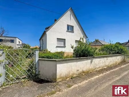 sainte croix en plaine : maison à rénover de 93m² avec 3 chambres et jardin