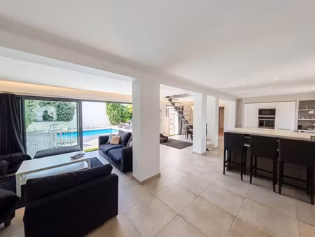 élégance et confort à saint-salvayre : villa de 130m2 rénovée aux prestations soignées