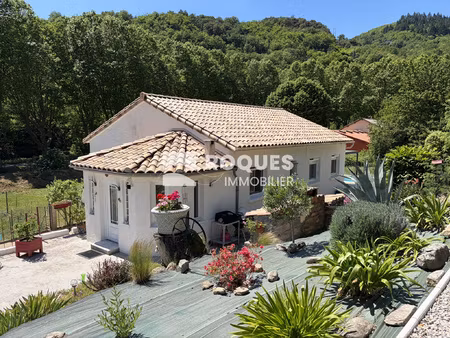 sur la commune de saint-genies-de-varensal  à vendre belle v