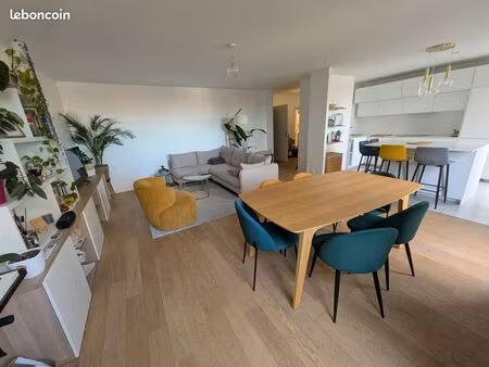 rare t4/t5 en dernier étage avec terrasse au calme – lyon 3e (quartier voltaire - part-die