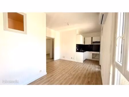 appartement t3 sans extérieur ni parking à louer à l’année à alenya