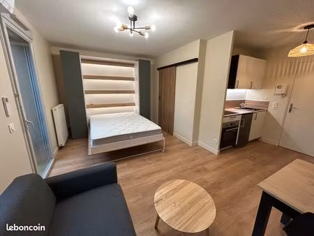 studio 26 m2  clim  quartier village  rénové