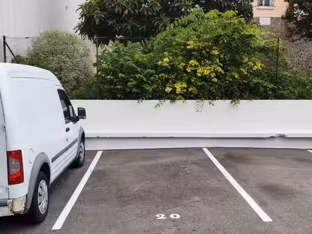 place de parking puteaux