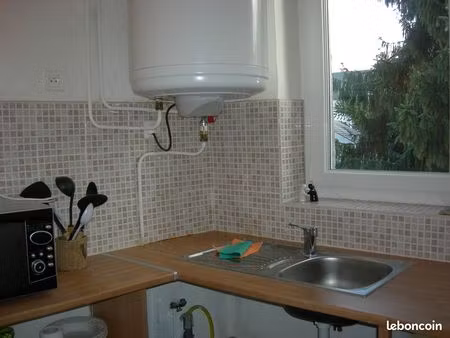 location studio meublé