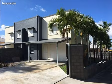 bras de pontho au tampon  jolie villa f4 jumelée
