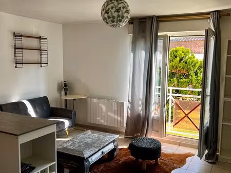 studio meublé – jardin privatif + parking – rdc sécurisé – proche gare  beauvais