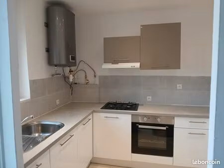 f2 a loué