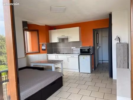 t1 meublé lumineux avec balcon et parking – dax
