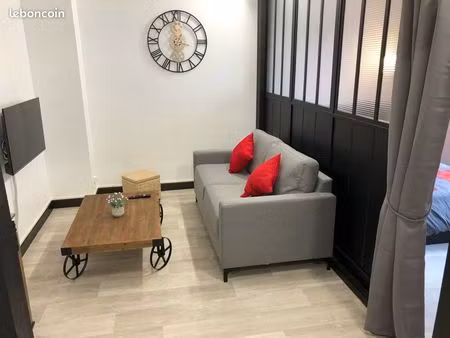 appartement 37 m2 avec place de parking / balcon / logia centre ville de pau