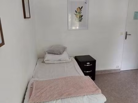chambre meublee