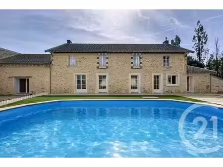 maison à louer - 5 pièces - 222 m2 - carquefou - 44 - pays-de-loire