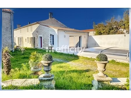 maison 7 pièces - 250 m²