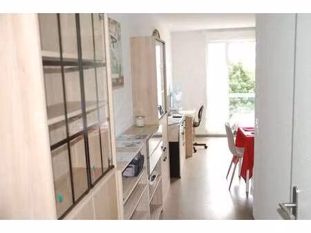 location appartement t1 meublé à la rochelle (17000) : à louer t1 meublé / 25m² la rochell
