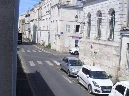 location appartement t1 meublé à la rochelle (17000) : à louer t1 meublé / 26m² la rochell