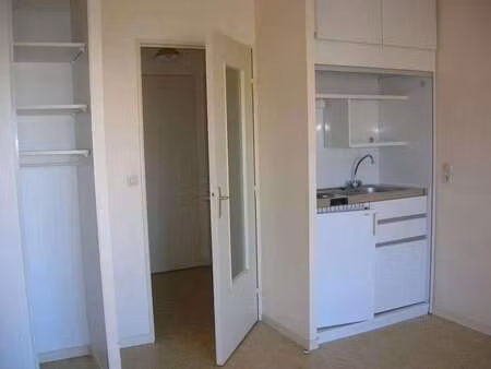 location appartement t1 à poitiers (86000) : à louer t1 / 23m² poitiers