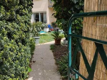location appartement t1 à la roche-sur-yon le bourg sous la roche (85000) : à louer t1 / 1