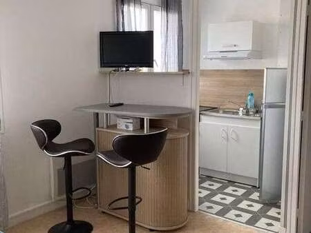 location appartement t1 meublé à la roche-sur-yon le bourg sous la roche (85000) : à louer