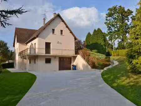location maison à saint-just-le-martel (87590) : à louer / 227m² saint-just-le-martel