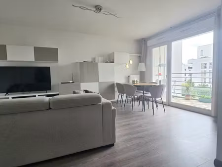 créteil limite maisons alfort - appartement f3 de 65 m² avec balcon et parking  proche du 