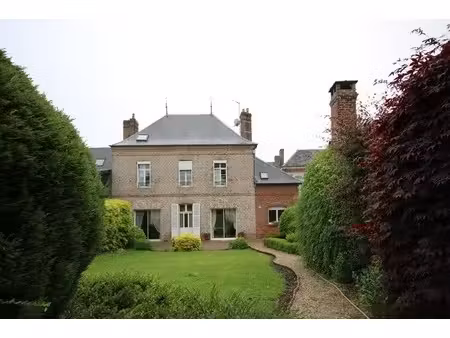 **maison de caractère en centre-ville de oisemont – 5 chambres – terrain de 1 066 m²**