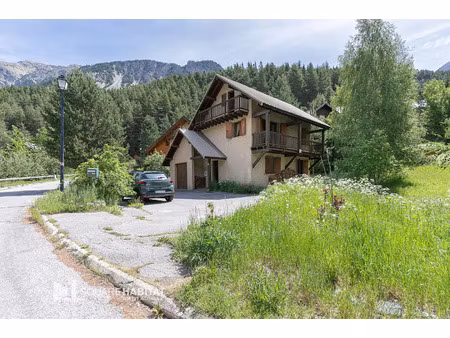 maison avec jardin et garage les alberts