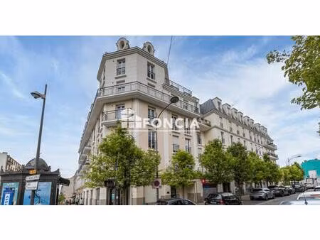 la barre ormesson immeuble de standing récent  f3 lumineux plus balcon et parking en sous-