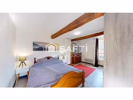 maison de ville t3 de 50 m²  location meublée.