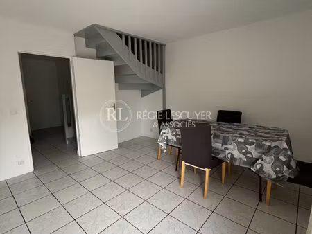 maison meublee de 80 m² avec jardin - l' isle d'abeau 38080