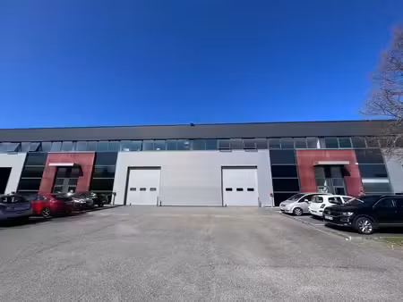 location local d’activités elancourt 78990 534m²