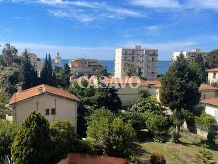 vente appartement 2 pièces de 60m² - 06160 antibes