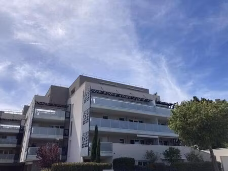 t2 46 m² et terrasse 15 m² + pkg à istres