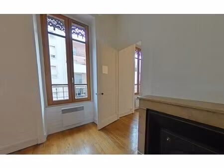 appartement t2 // rue turbil 69003 lyon