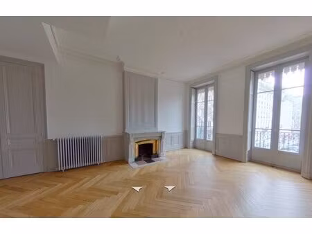 t5 avec balcon avenue maréchal de saxe 69003 lyon