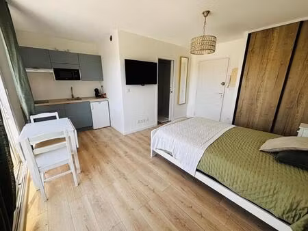 studio avec vue dégagée