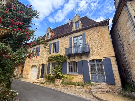 charmante maison avec piscine à le bugue.