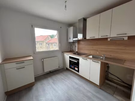 appartement à louer 4 pièces 76.47 m² - étupes (25) - 705€