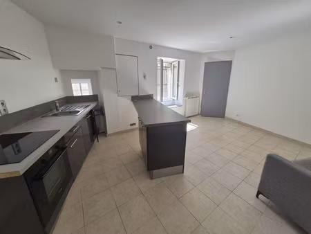eyragues - appartement t2 45 m2 plain-pied