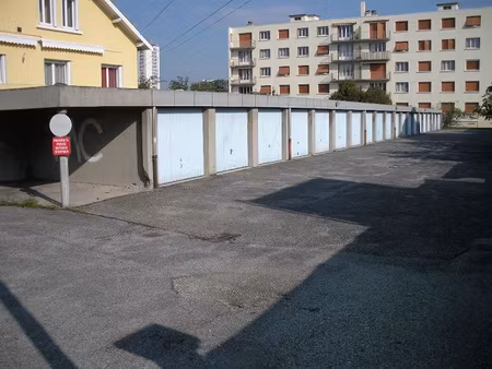 achat parking echirolles 38130
