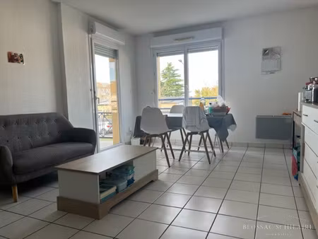 gibauderie - proche faculte - t2 bis meuble de 55m2
