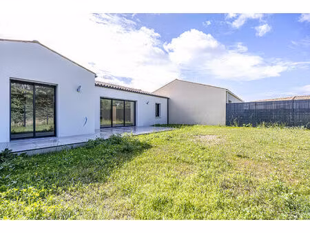 maison 4 pièces 97 m² à vendre / acheter surgères 17700 ? | era immobilier