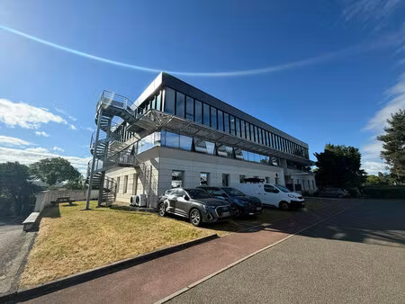 achat local professionnel 139m² bron 69500