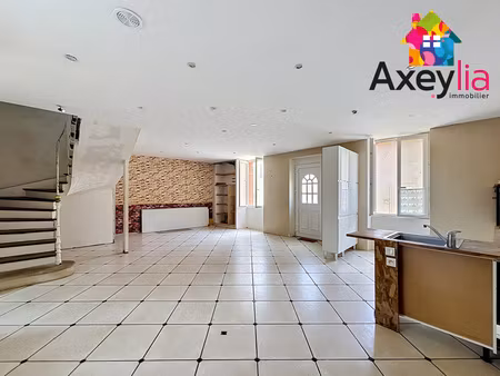 a vendre - secteur marcigny - maison avec cour et 5 chambres