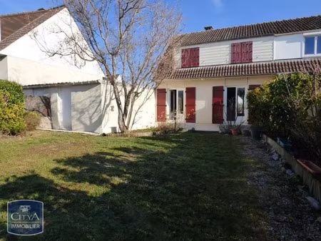 maison à louer 4 pièces 83.3 m² - riom (63) - 940€