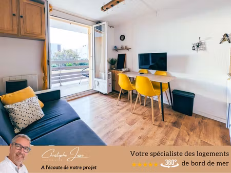 t2 avec terrasse et parking direct plage