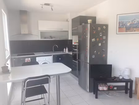 marseille proximité les 3 lucs la valentine t2 meublé + park