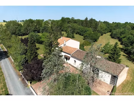 vente maison 6 pièces 179 m² à celles-sur-belle (79370)  200 000 €