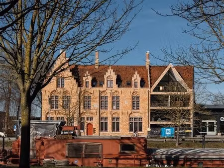 sfeervol wonen te brugge in een historisch gebouw
